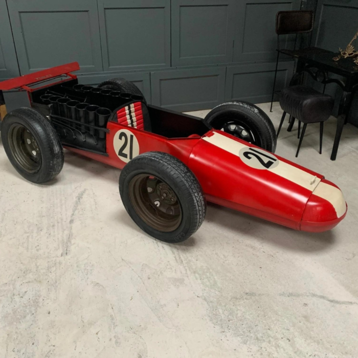 5-4 PRITI : Ventage Metal Red Racing Car Bar - Image 1